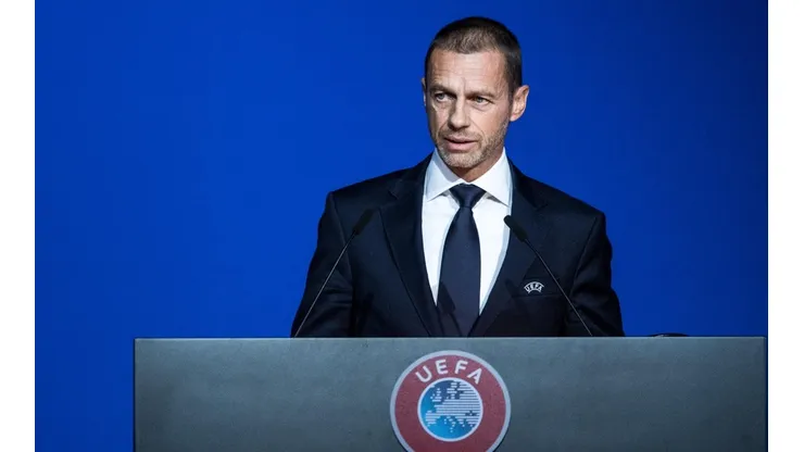La UEFA se abre a jugar sin público