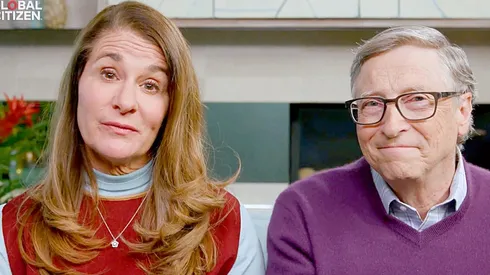 Bill Gates junto a su esposa Melinda Gates han financiado las investigaciones contra el coronavirus.