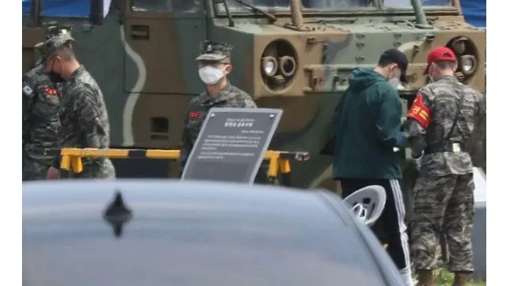 Son se presenta a hacer el servicio militar