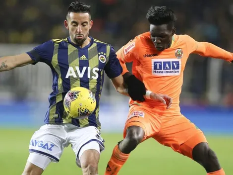 En Turquía dicen que Isla dejará pagando a Boca y la U