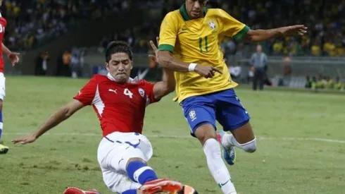 Álvarez jugó ante Brasil su último partido por la Roja.