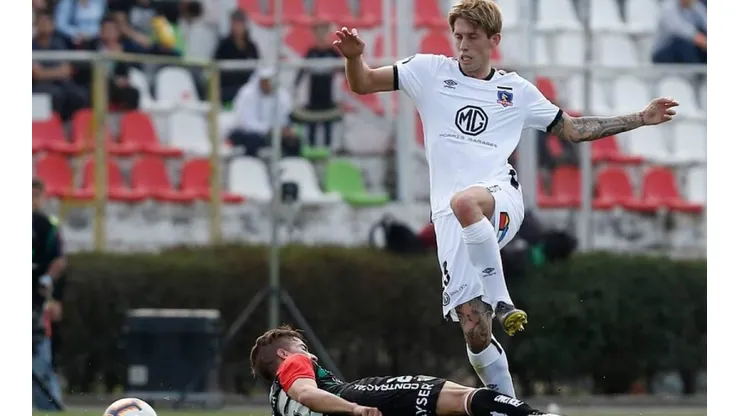 Iván Rossi jugando por Colo Colo ante Palestino