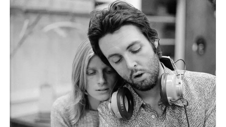 Paul McCartney homenajea a su fallecida ex esposa en nuevo video de "Maybe I'm Amazed"
