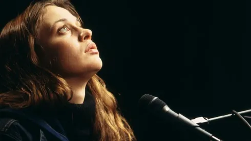 Fiona Apple sorprende con nuevo disco tras ocho años