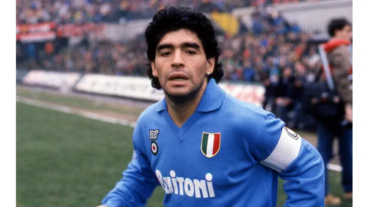 Camiseta de Maradona ayudará a paliar la crisis en Italia