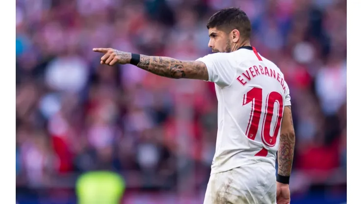 Ever Banega con la camiseta del Sevilla