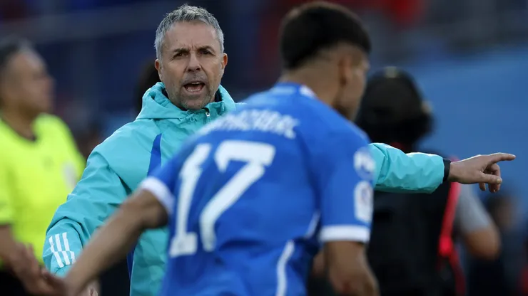 Gustavo Álvarez mueve la pizarra ante O'Higgins.