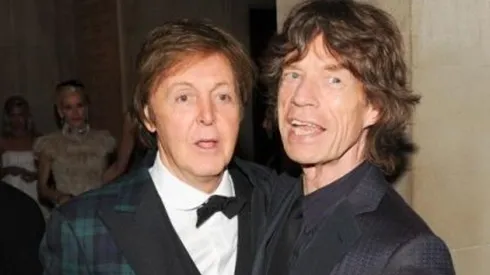 Paul McCartney junto a Mick Jagger, quien le habría copiado hasta las giras
