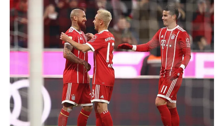 Vidal, Rafinha y James aparecen en la oncena
