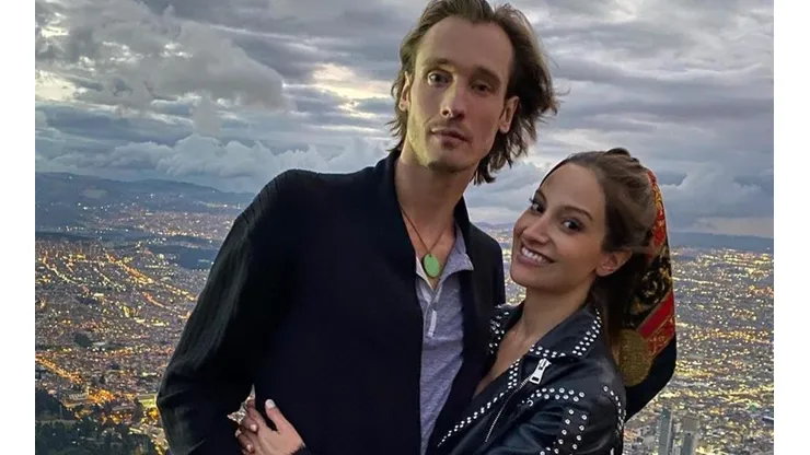 Daniela Palavecino se comprometió en un santuario de Bogotá, Colombia.