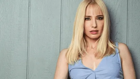 Mane Swett es duramente criticada en redes sociales por enseñarle a manejar a su hijo de 8 años