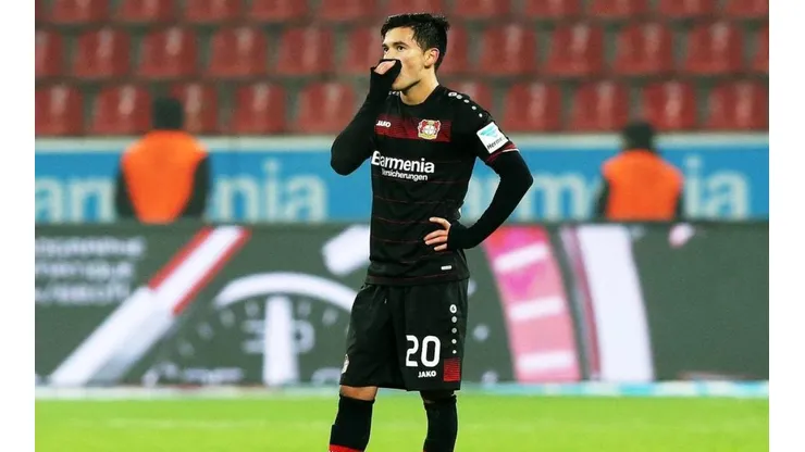 Charles Aránguiz con la camiseta del Leverkusen