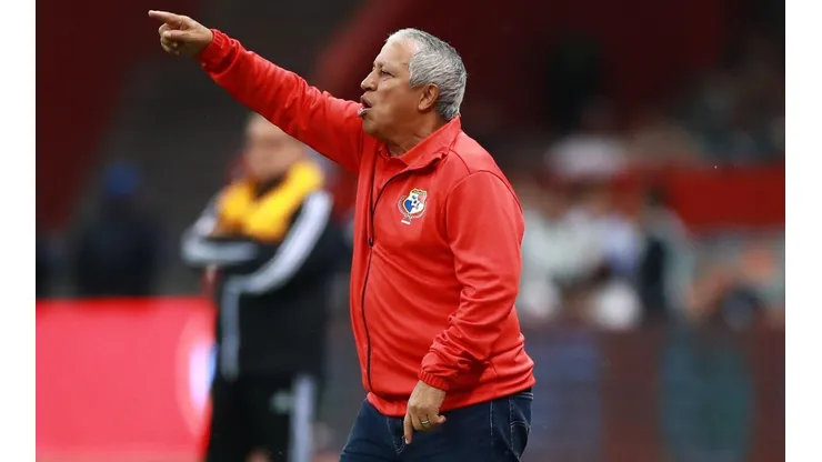 Américo Rubén Gallego despedido de Panamá