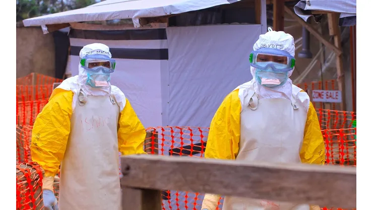 Las autoridades sanitarias luchan en El Congo contra el ébola y el coronavirus.