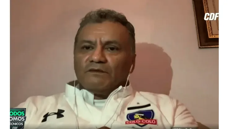 El Diablo Etcheverry con la indumentaria de Colo Colo.
