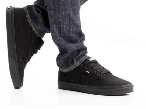 6 Zapatillas negras que no pueden faltar en tu clóset