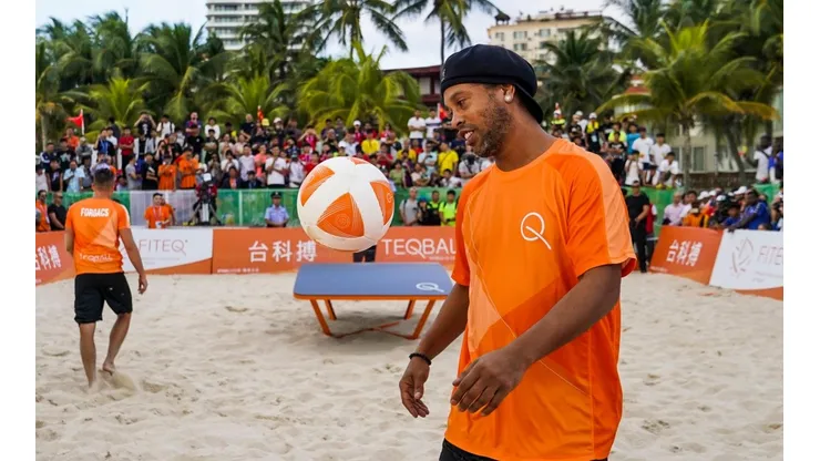 Ronaldinho en una exhibición en Portugal