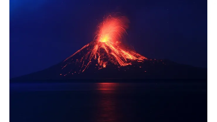 Erupción del "Krakatoa" en julio de 2018.