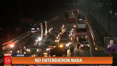 La gran congestión de la Salida Sur de Santiago fue parte de la cobertura de Canal 24 Horas durante la tarde.