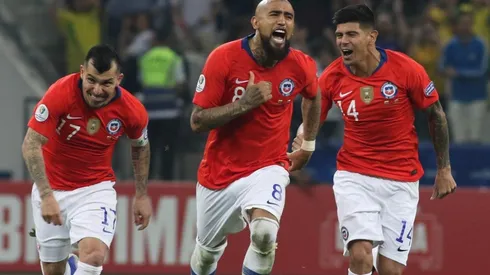 Medel, Vidal y #TodosConLaCamiseta.