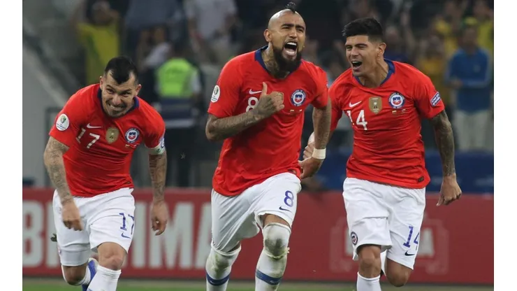Medel, Vidal y #TodosConLaCamiseta.