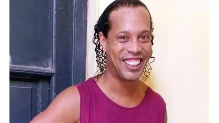 La ya icónica foto de Ronaldinho en la cárcel
