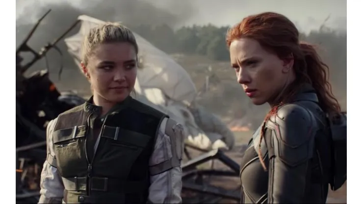 Actriz de "Black Widow" frena críticas por tener pareja 20 años mayor