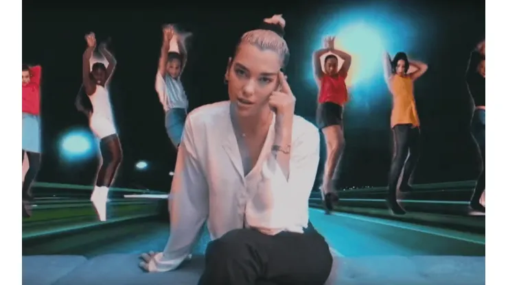 Dua Lipa lanza una nueva versión del video para "Break My Heart"