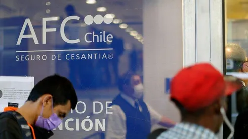 No es necesario hacer las largas filas fuera la administradora de fondos.