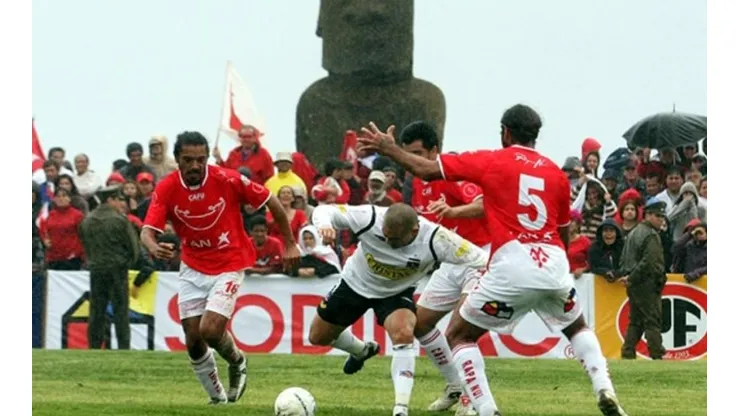 Colo Colo ante Rapa Nui en agosto de 2009.