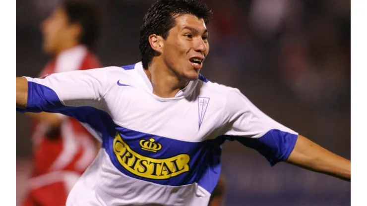 Medel con la camiseta de su querida Católica.