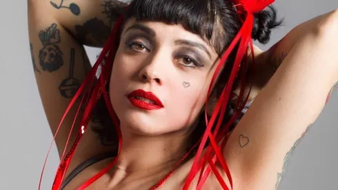 Mon Laferte ha estado constantemente preocupada de mantener el contacto con sus fanáticos.