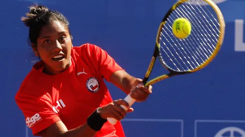 Dani Seguel defendiendo a Chile en la Copa Federación.
