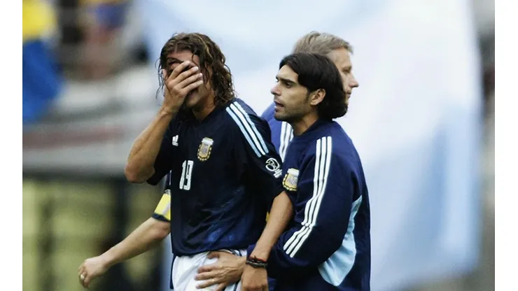 Hernán Crespo abandona la cancha llorando luego de la eliminación de Argentina en el Mundial 2002