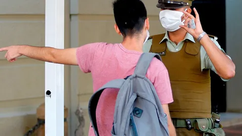 Desde la noche del jueves algunos vecinos de Puente Alto deberán sacar un permiso para transitar.