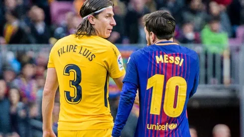 El brasileño marcando a Messi