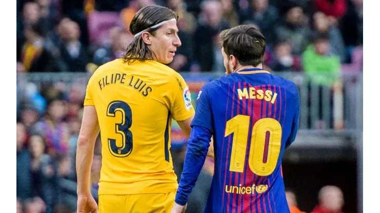 El brasileño marcando a Messi