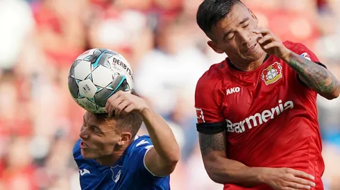 Charles Aránguiz tendrá espectadores ultra vip cuando vuelva la Bundesliga