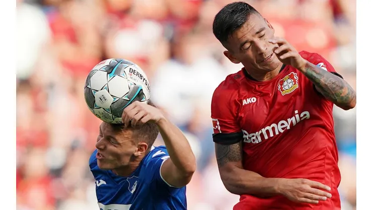 Charles Aránguiz tendrá espectadores ultra vip cuando vuelva la Bundesliga