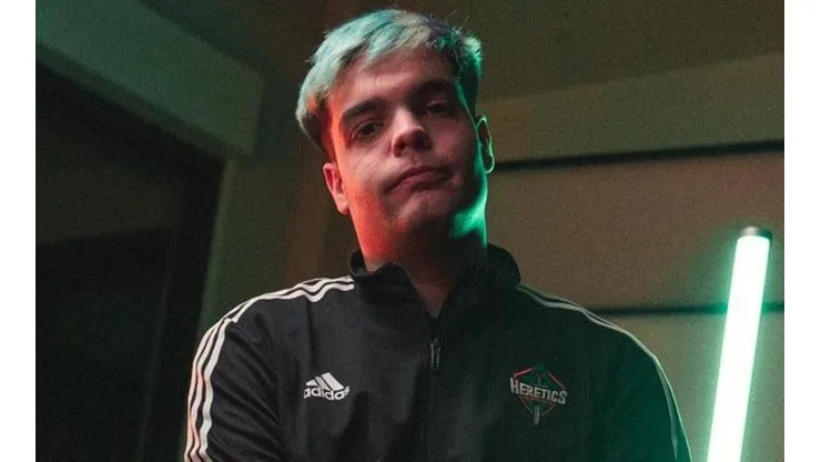 Force ficha por Team Heretics
