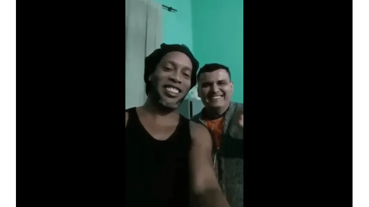 Ronaldinho cumplió un mes preso en Paraguay