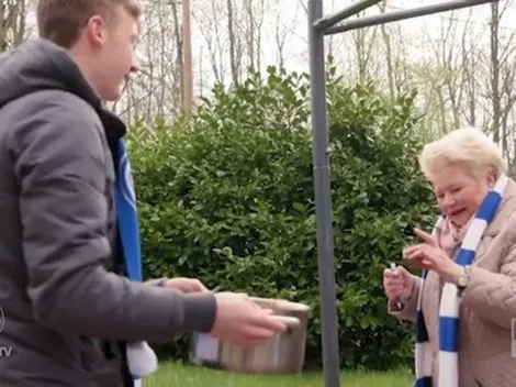 Video: Portero del Schalke 04 hace magdalenas para sus vecinos