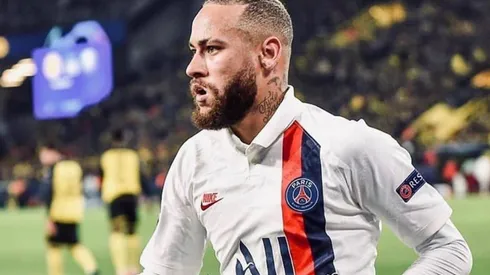 Neymar es cuestionado por su falta de profesionalismo en el fútbol.