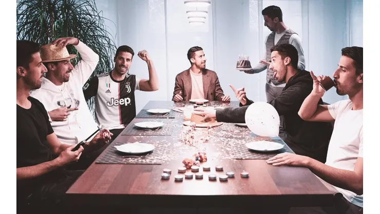 Muchos Khedira en el cumpleaños de Khedira.