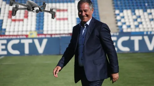 Ariel Holan en su presentación en la Universidad Católica