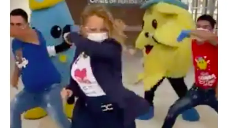 Cathy Barriga bailando la canción del coronavirus en la comuna de Maipú