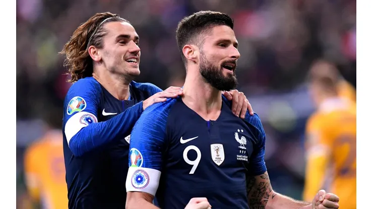 Benzema realizó una polémica comparación con Giroud
