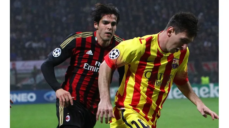 Kaká frente a Lionel Messi en un duelo de Champions League