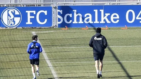 Schalke 04 es el tercer equipo alemán en volver a los entrenamientos en cancha.