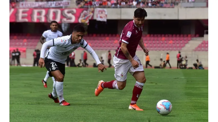 Jaime Valdés enfrentando a Colo Colo antes del parate.